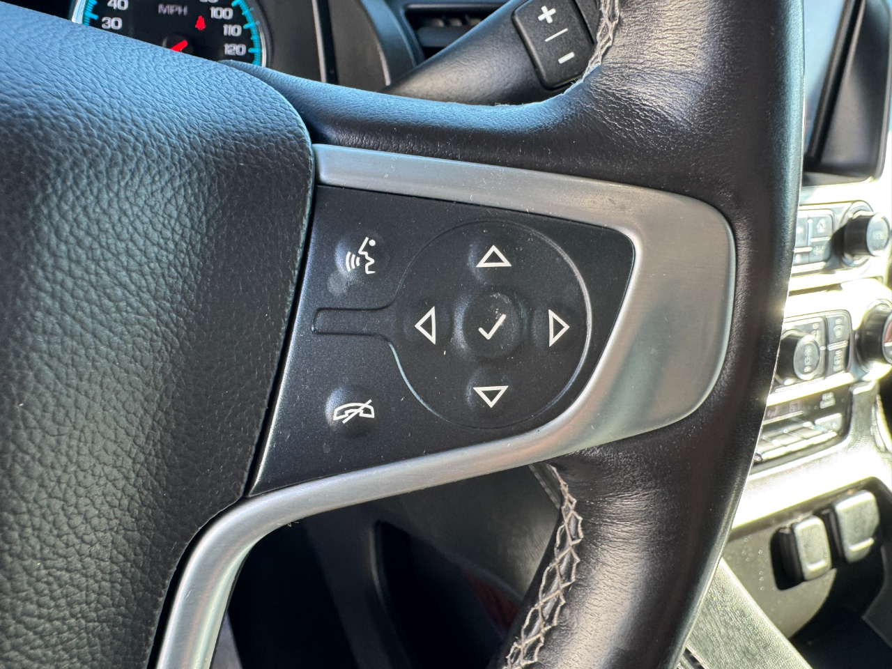 GMC Yukon XL 2WD 4dr SLT 2017