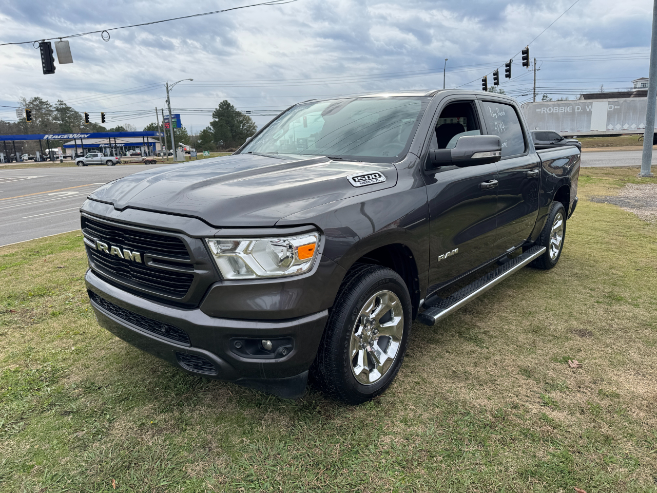 RAM 1500 Big Horn/Lone Star 4x4 Crew Cab 5'7" Box 2019