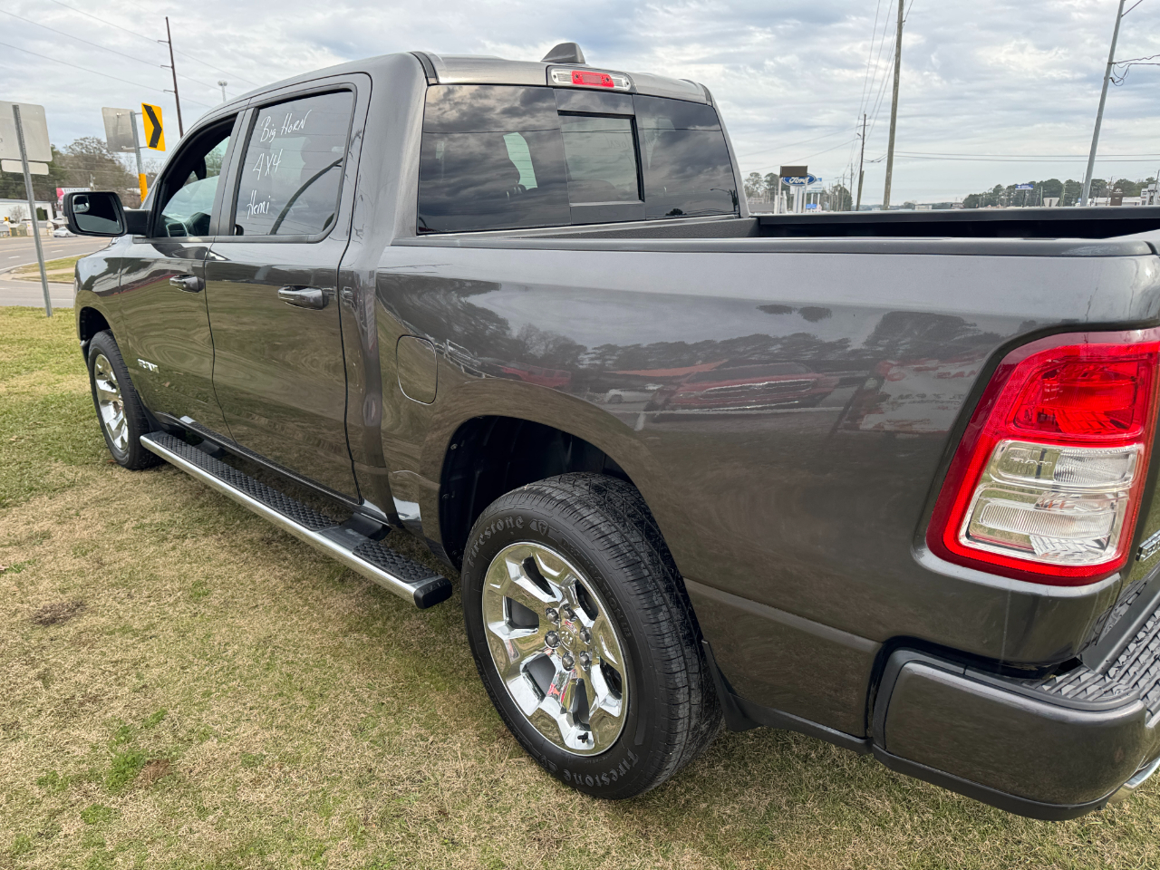 RAM 1500 Big Horn/Lone Star 4x4 Crew Cab 5'7" Box 2019