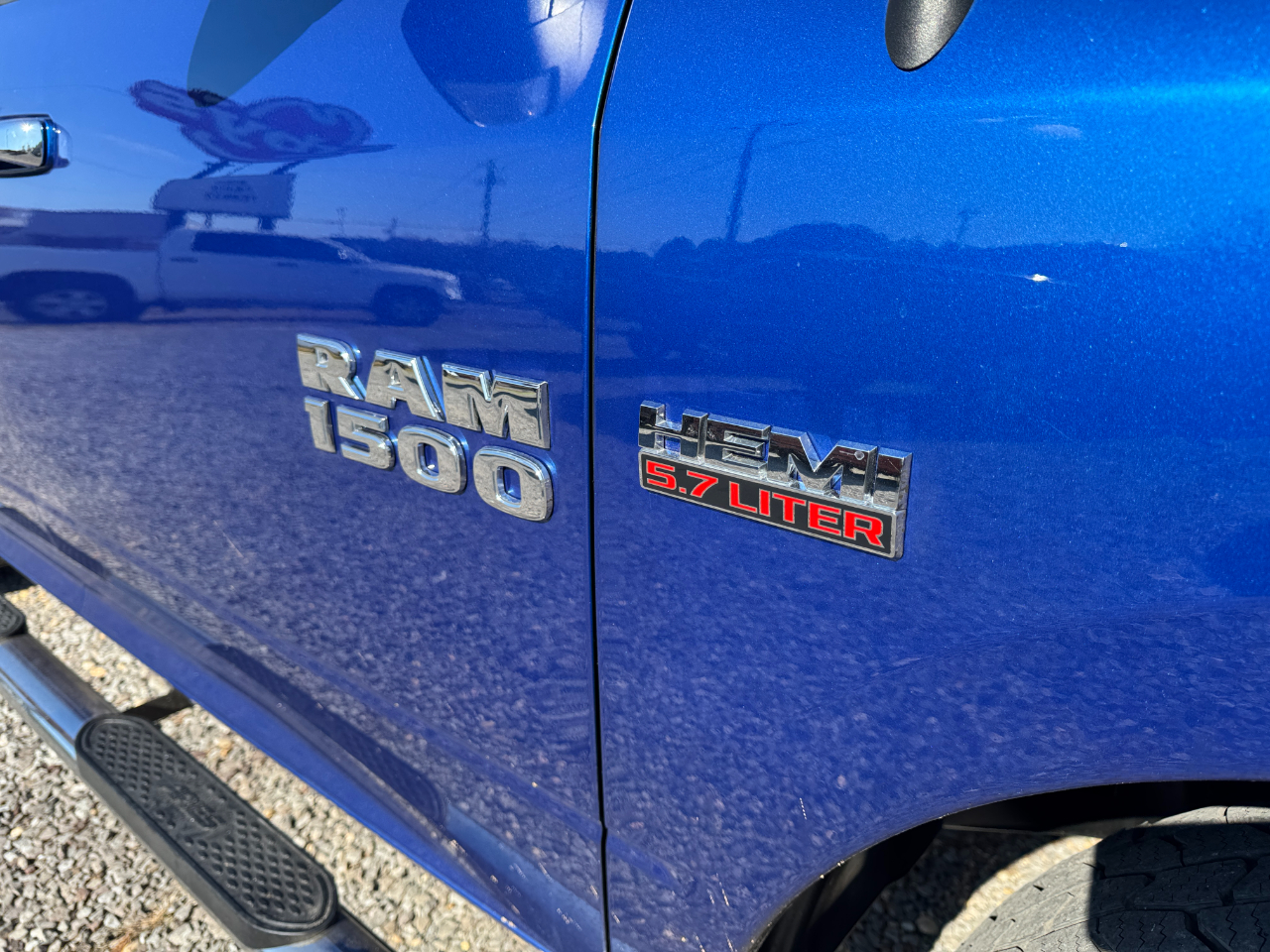 RAM 1500 Big Horn 4x4 Crew Cab 5'7" Box 2017