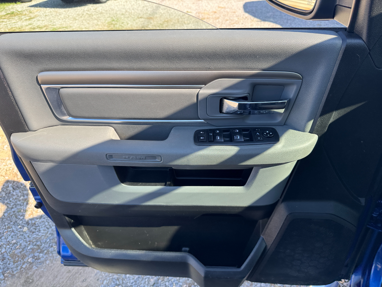 RAM 1500 Big Horn 4x4 Crew Cab 5'7" Box 2017