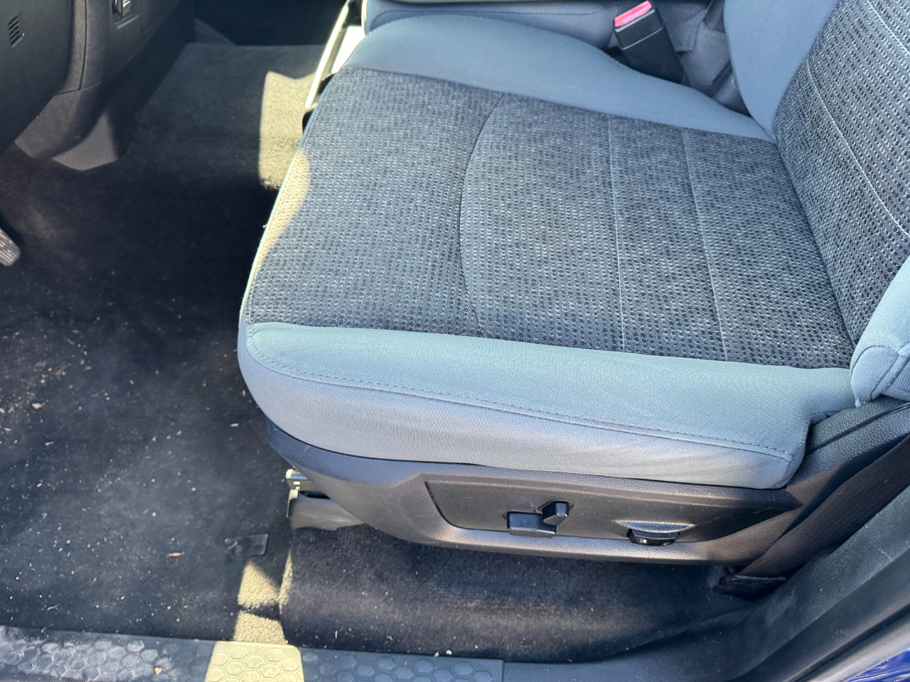 RAM 1500 Big Horn 4x4 Crew Cab 5'7" Box 2017