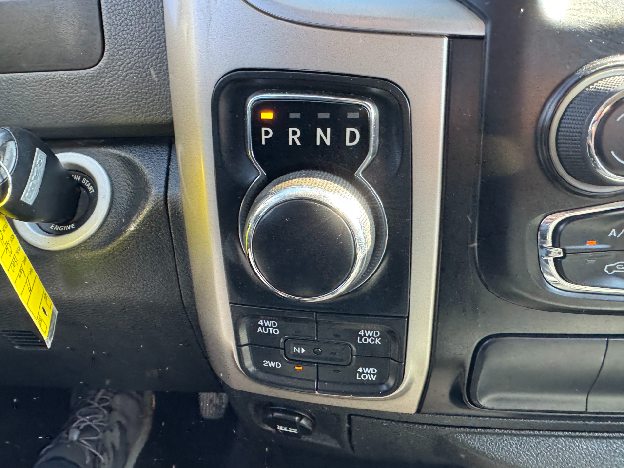 RAM 1500 Big Horn 4x4 Crew Cab 5'7" Box 2017