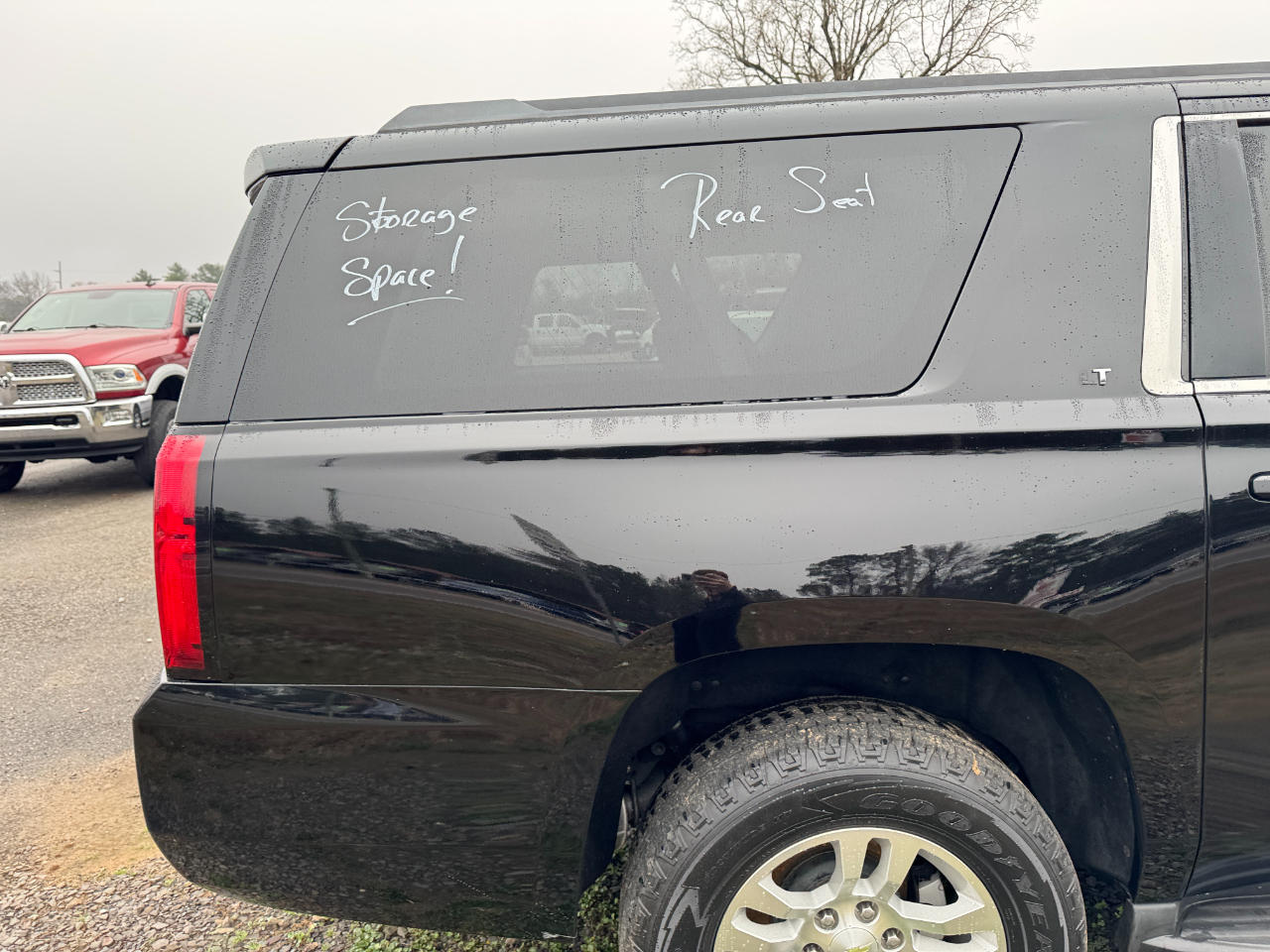 Chevrolet Suburban 2WD 4dr LT 2015