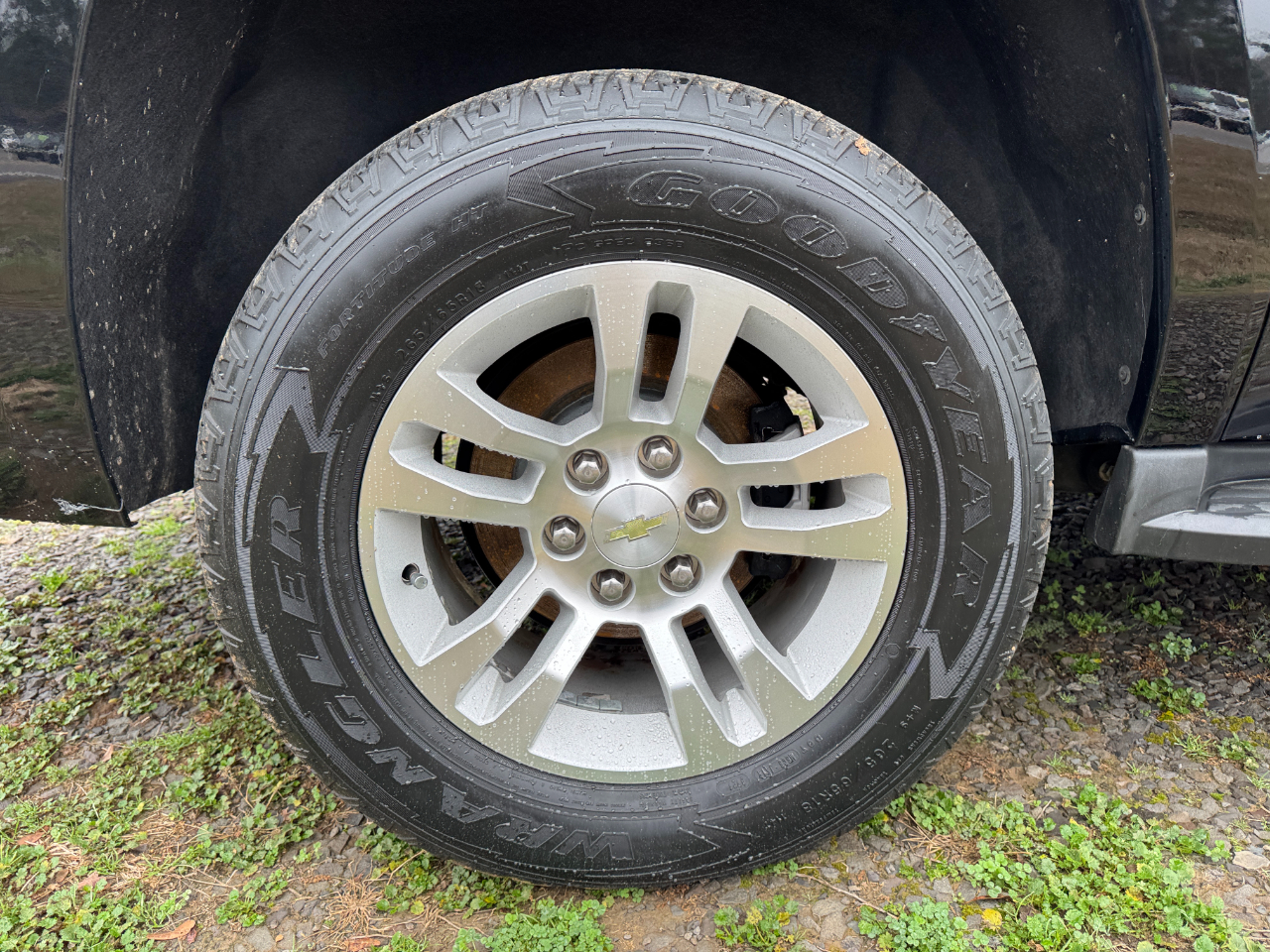 Chevrolet Suburban 2WD 4dr LT 2015