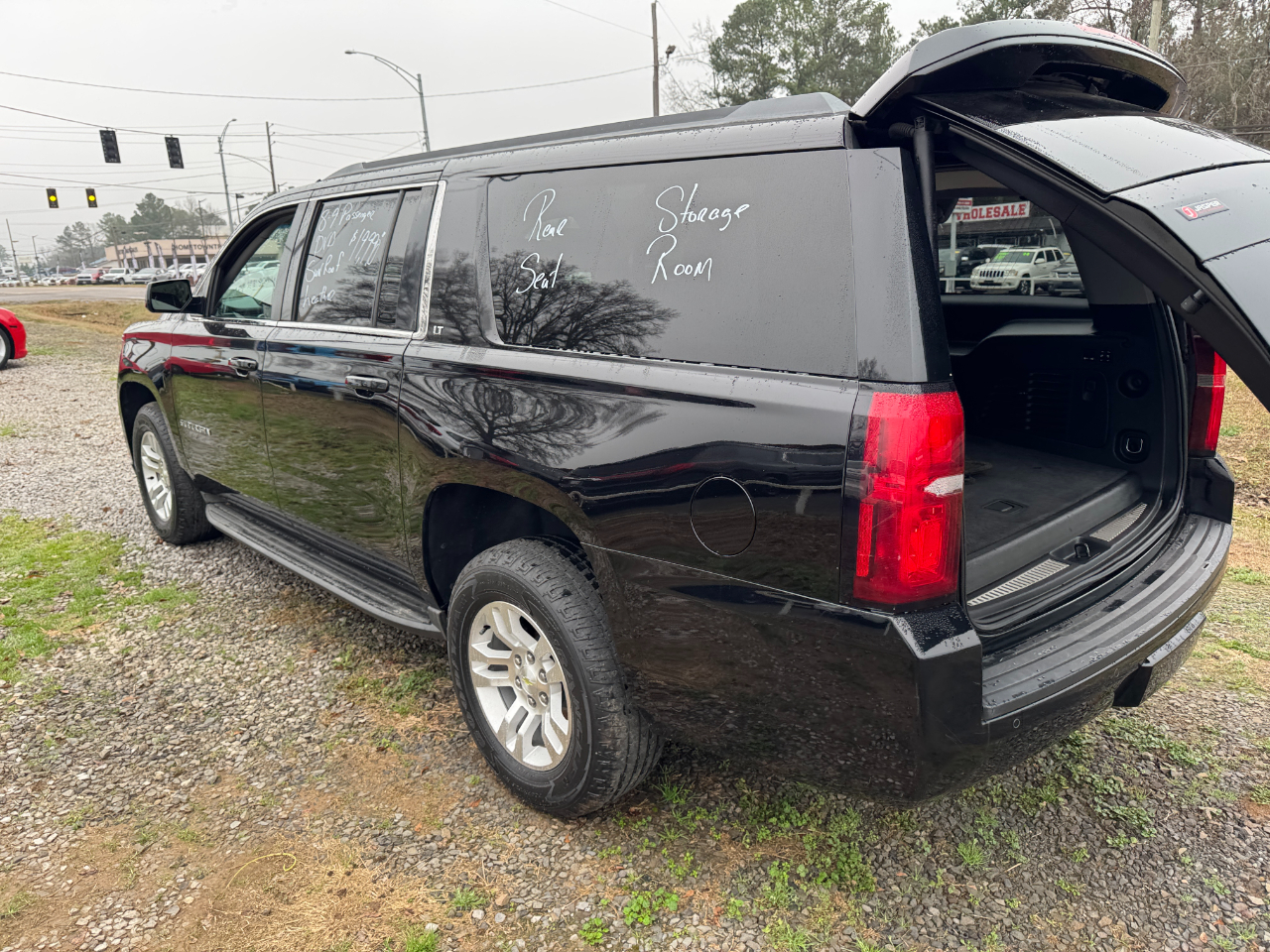 Chevrolet Suburban 2WD 4dr LT 2015