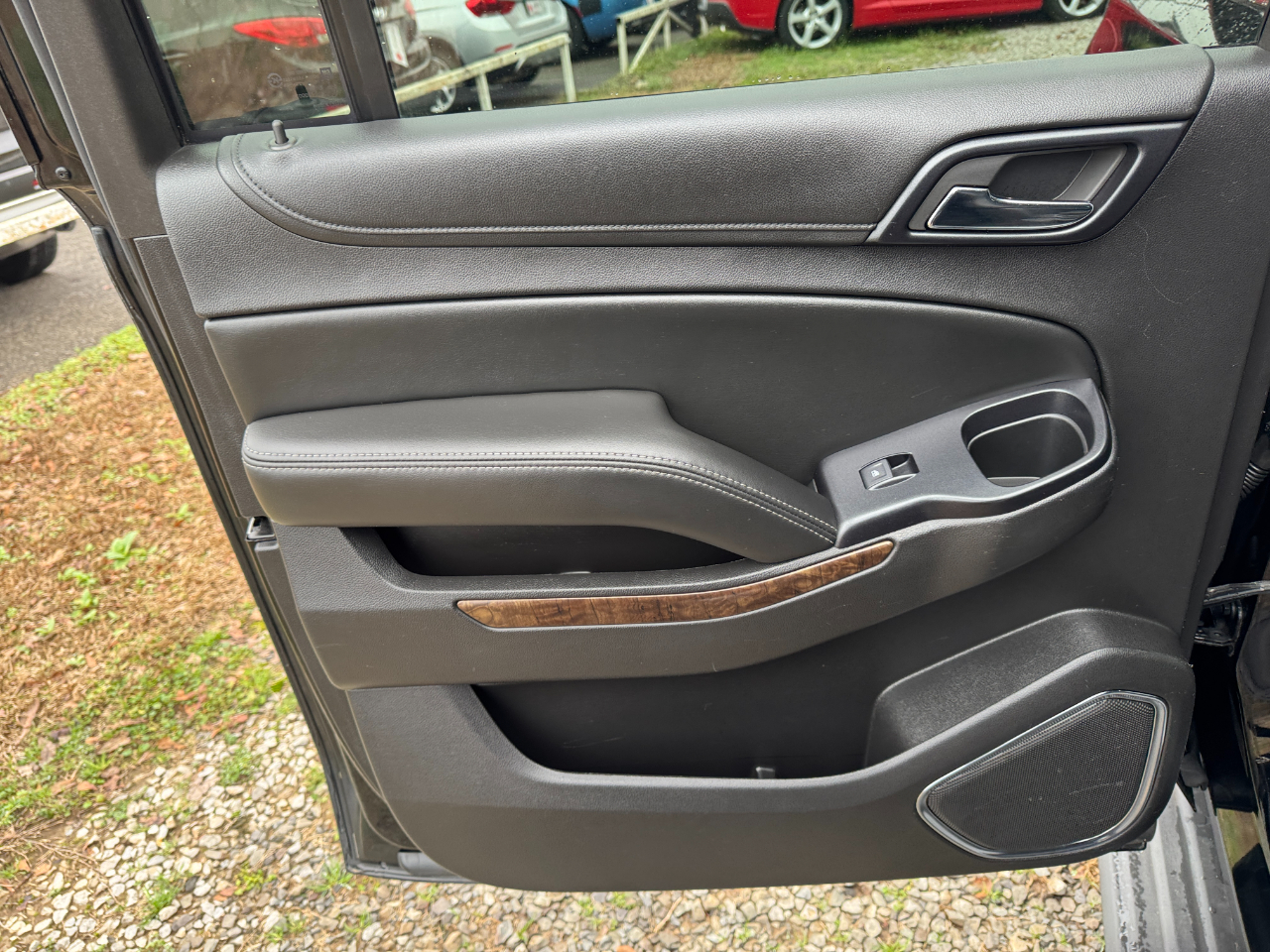 Chevrolet Suburban 2WD 4dr LT 2015