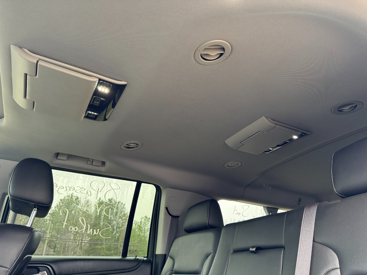 Chevrolet Suburban 2WD 4dr LT 2015