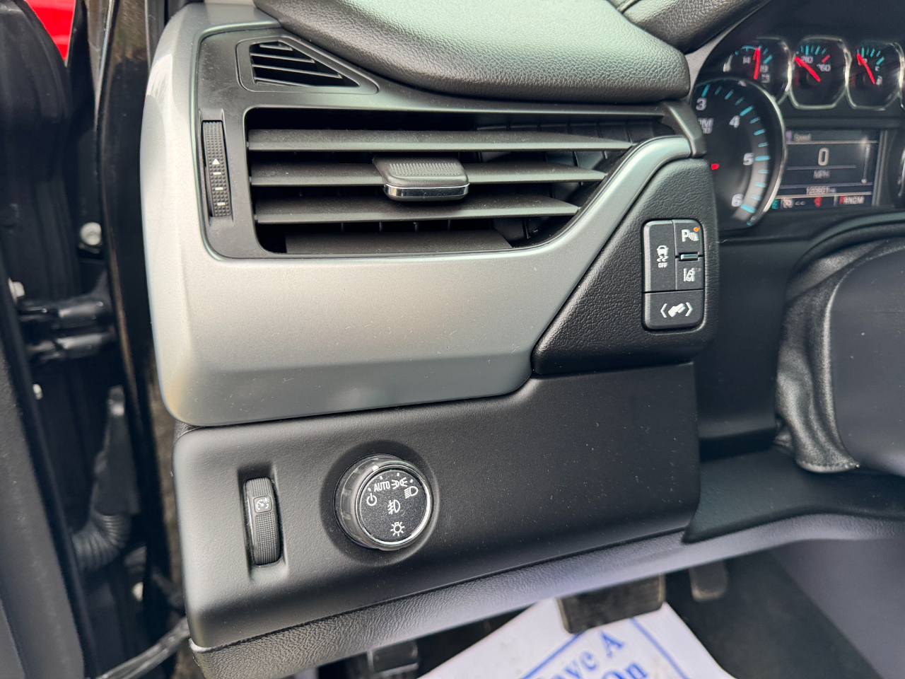 Chevrolet Suburban 2WD 4dr LT 2015