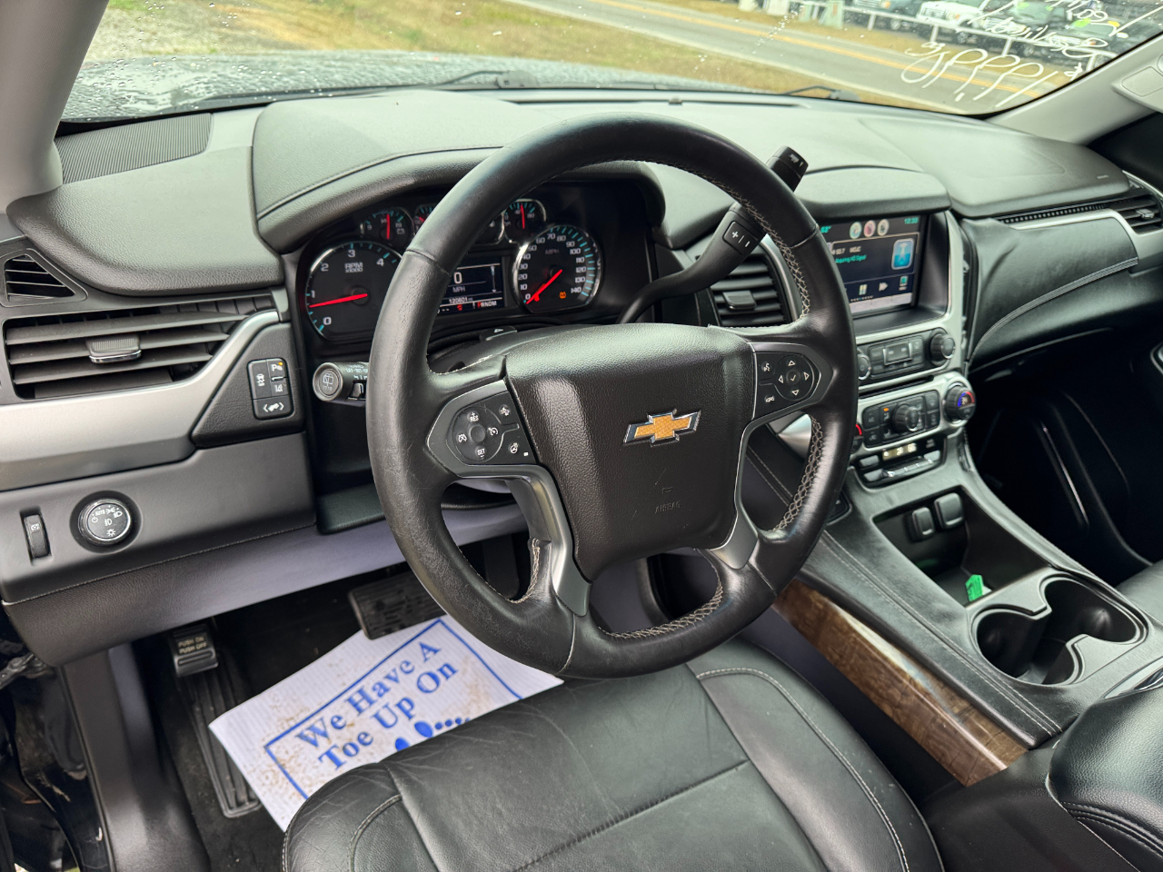 Chevrolet Suburban 2WD 4dr LT 2015