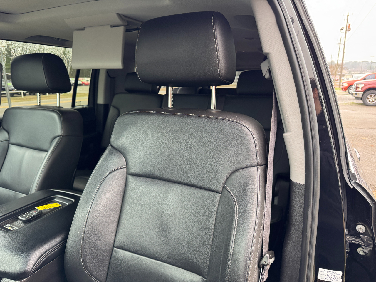 Chevrolet Suburban 2WD 4dr LT 2015