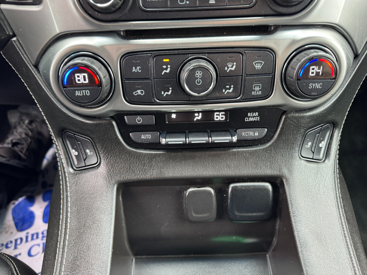 Chevrolet Suburban 2WD 4dr LT 2015