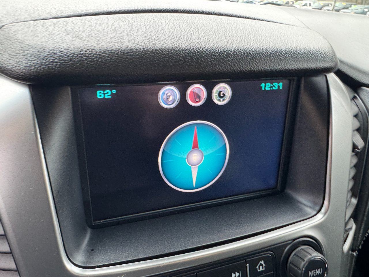 Chevrolet Suburban 2WD 4dr LT 2015