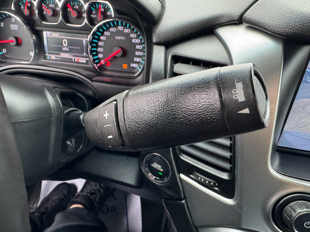 Chevrolet Suburban 2WD 4dr LT 2015