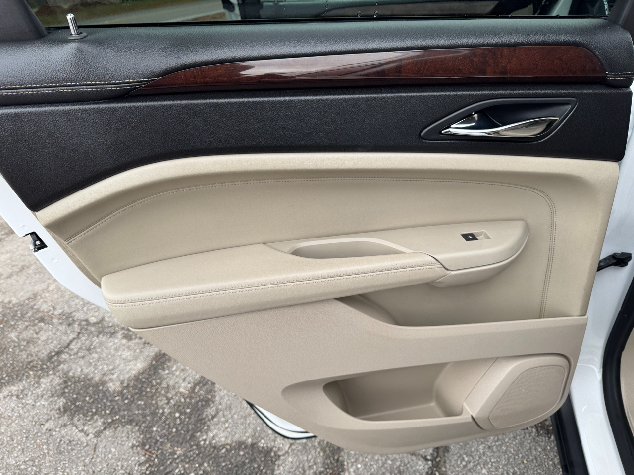 Cadillac SRX FWD 4dr Premium Collection 2011