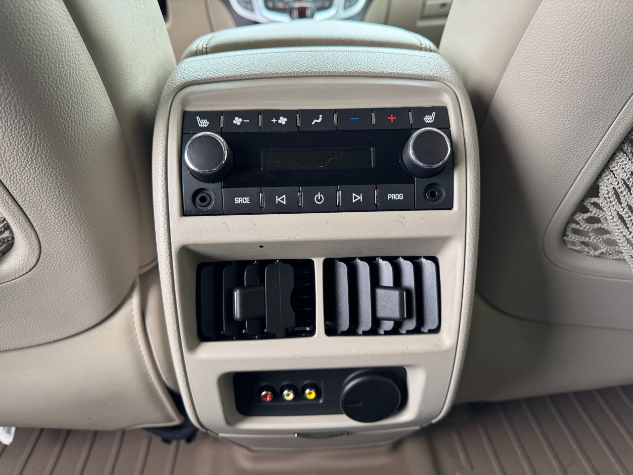 Cadillac SRX FWD 4dr Premium Collection 2011