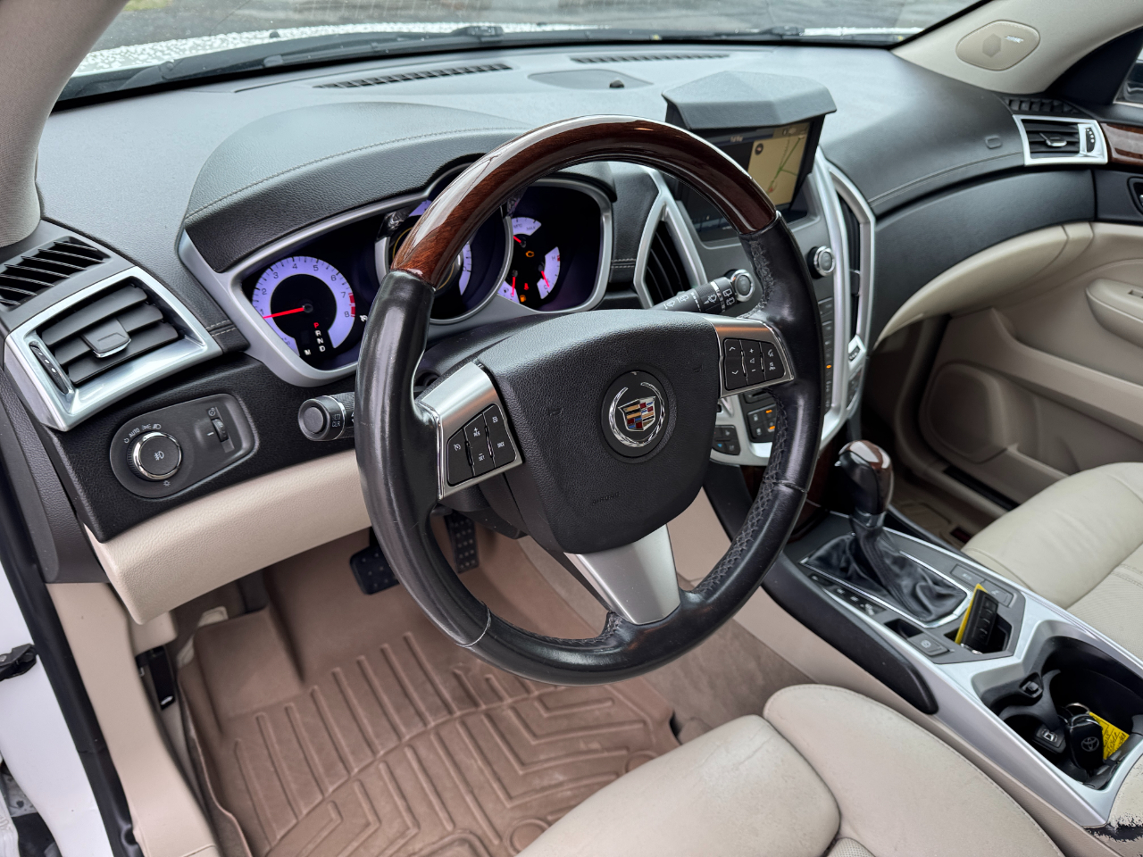 Cadillac SRX FWD 4dr Premium Collection 2011