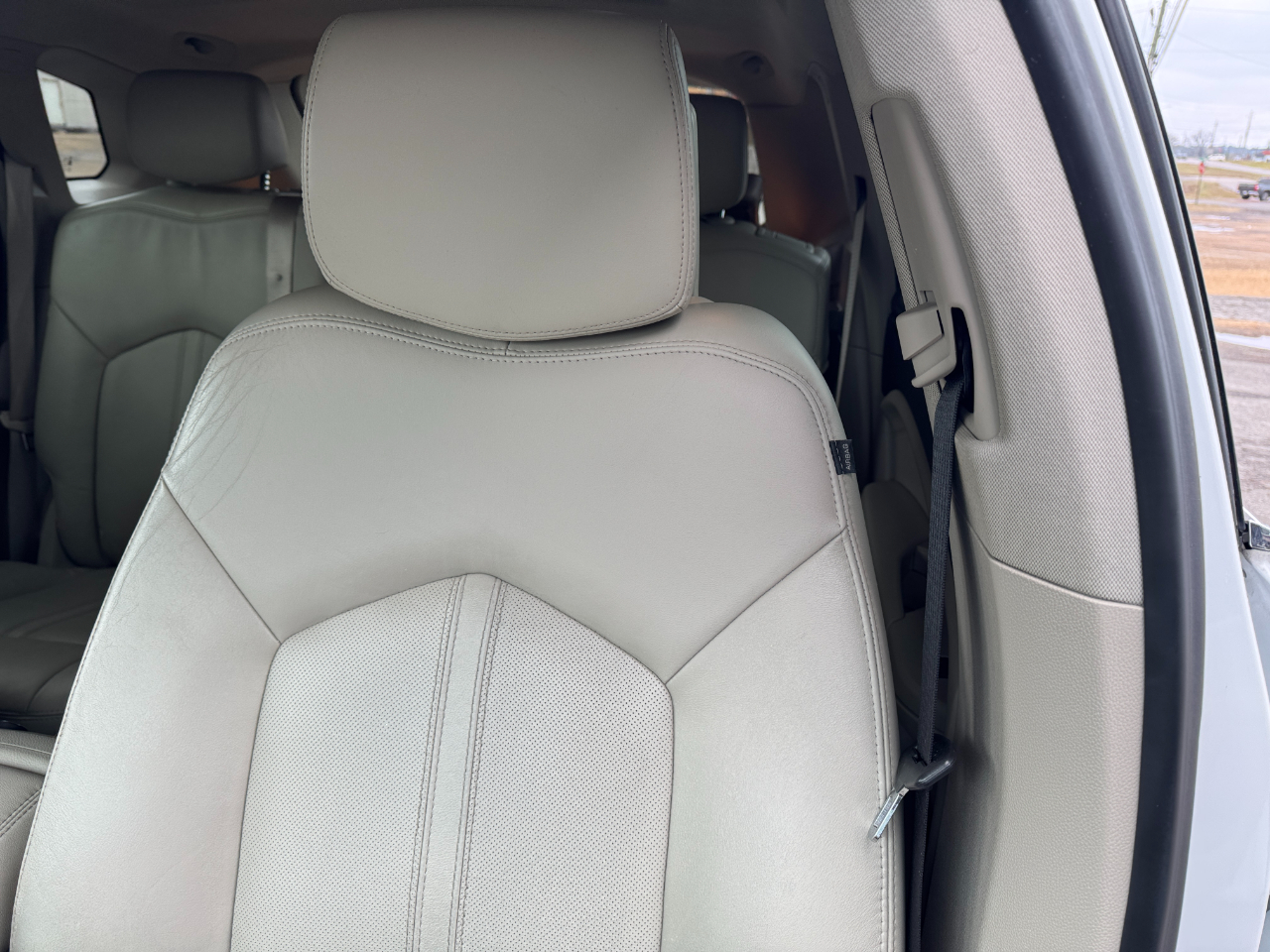 Cadillac SRX FWD 4dr Premium Collection 2011