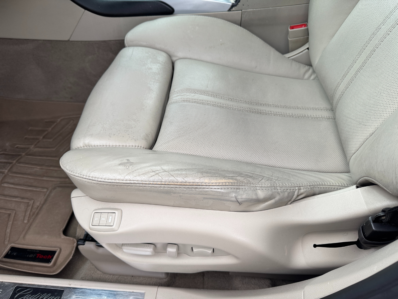 Cadillac SRX FWD 4dr Premium Collection 2011