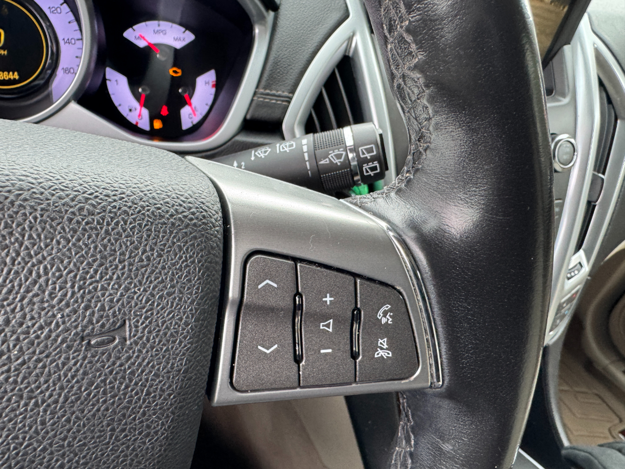 Cadillac SRX FWD 4dr Premium Collection 2011