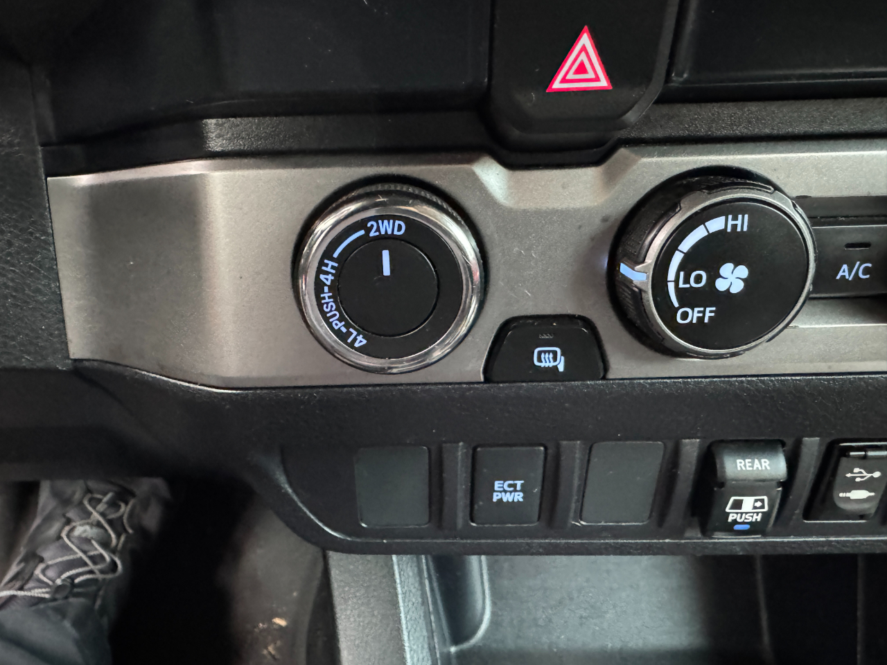 Toyota Tacoma 4WD SR5 Double Cab 5' Bed V6 AT (Natl) 2019