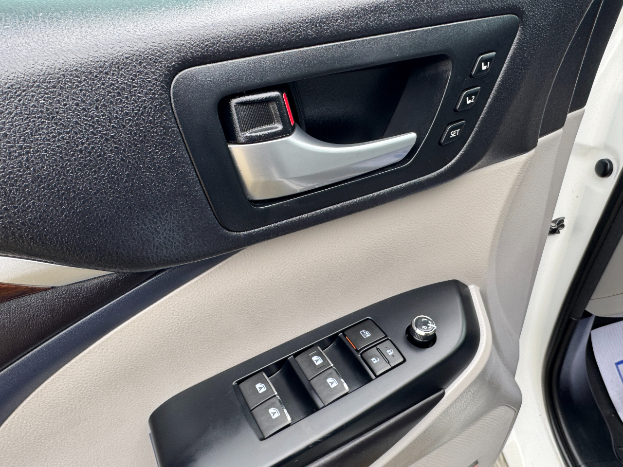 Toyota Highlander FWD 4dr V6 Limited (Natl) 2016