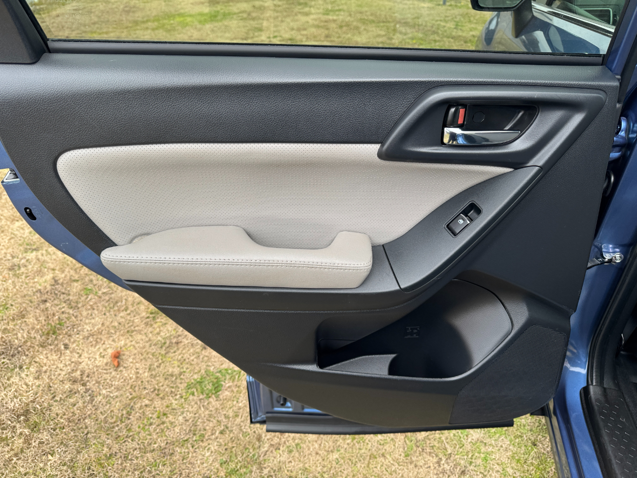 Subaru Forester 2.5i Limited CVT 2017