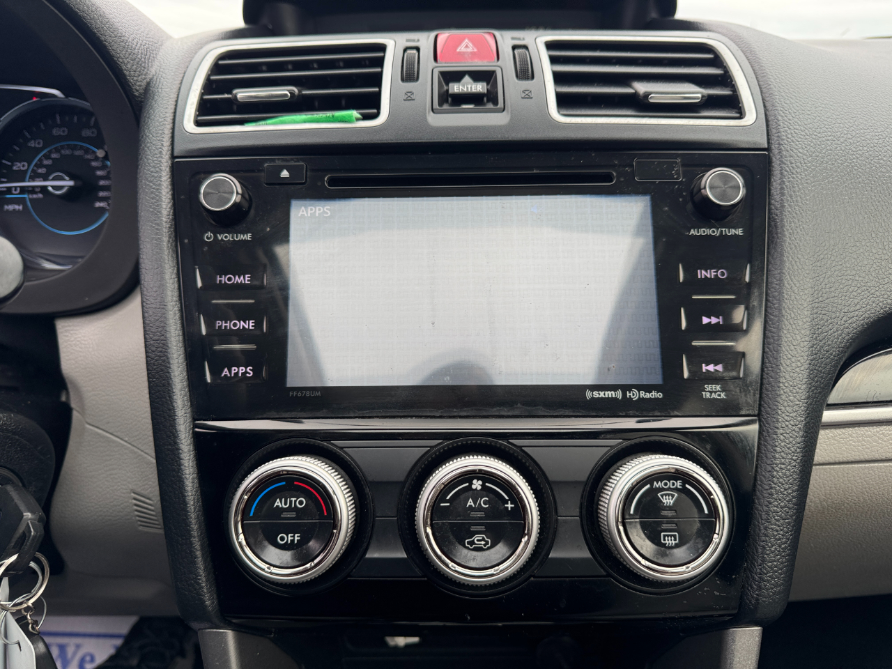 Subaru Forester 2.5i Limited CVT 2017