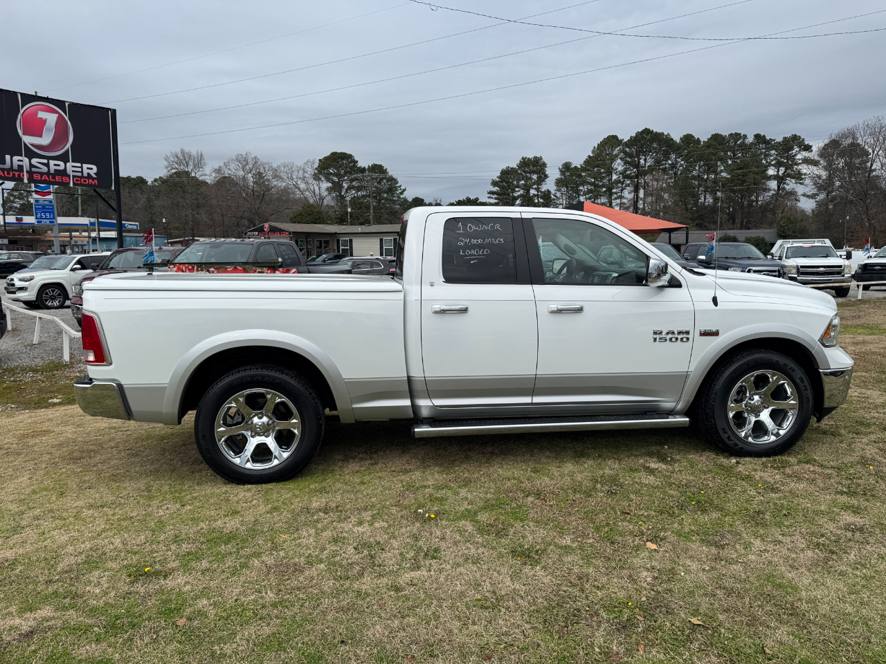 RAM 1500 2WD Quad Cab 140.5" Laramie 2016