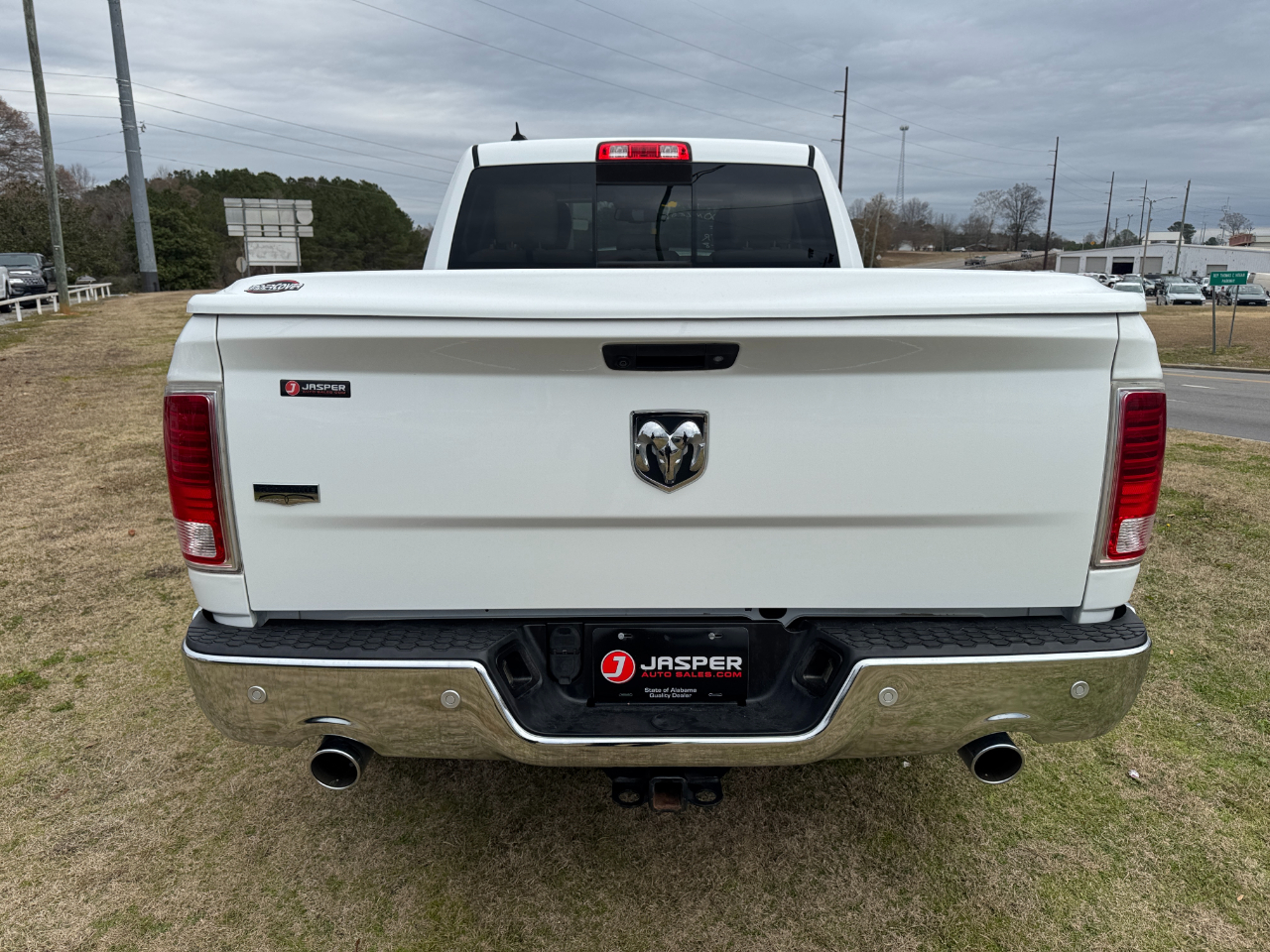 RAM 1500 2WD Quad Cab 140.5" Laramie 2016