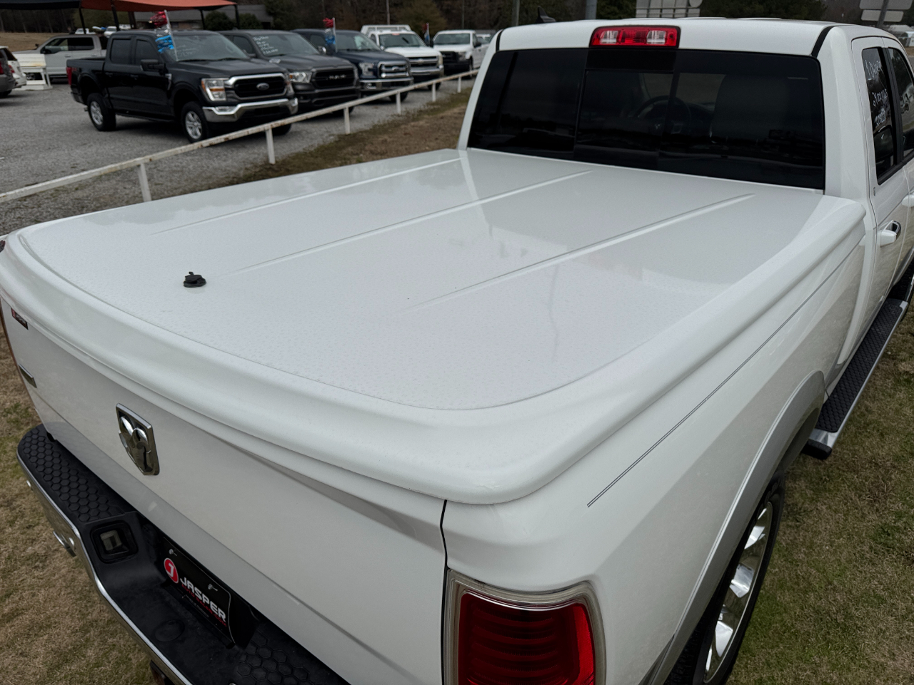 RAM 1500 2WD Quad Cab 140.5" Laramie 2016