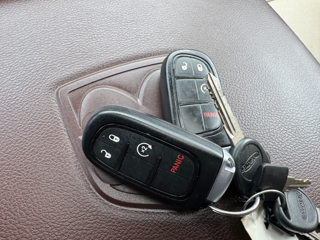 RAM 1500 2WD Quad Cab 140.5" Laramie 2016