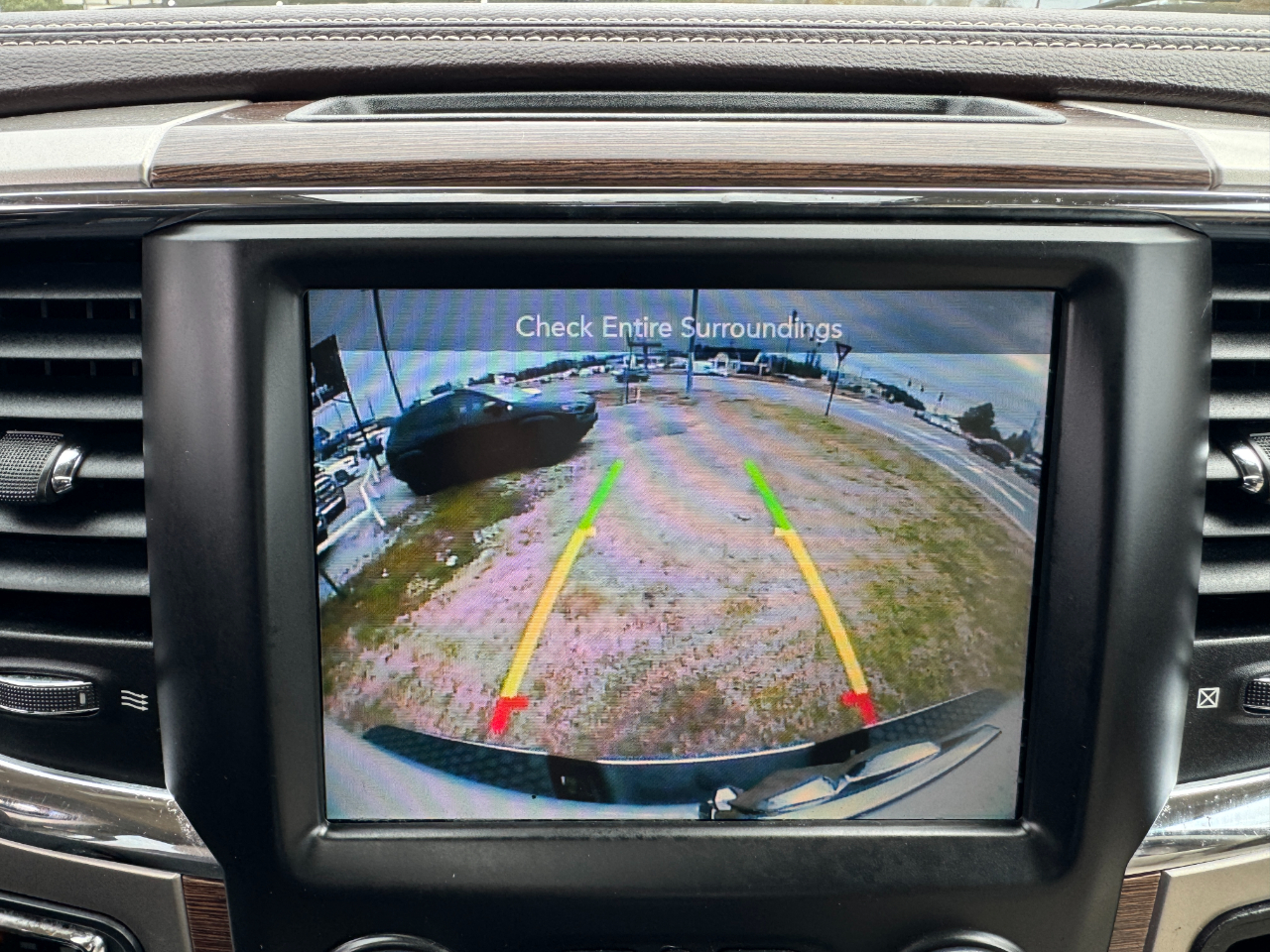 RAM 1500 2WD Quad Cab 140.5" Laramie 2016