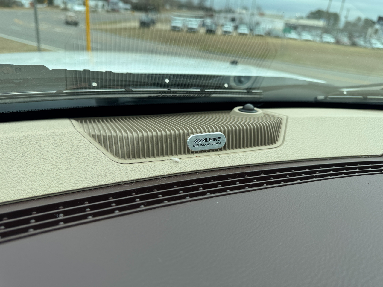 RAM 1500 2WD Quad Cab 140.5" Laramie 2016