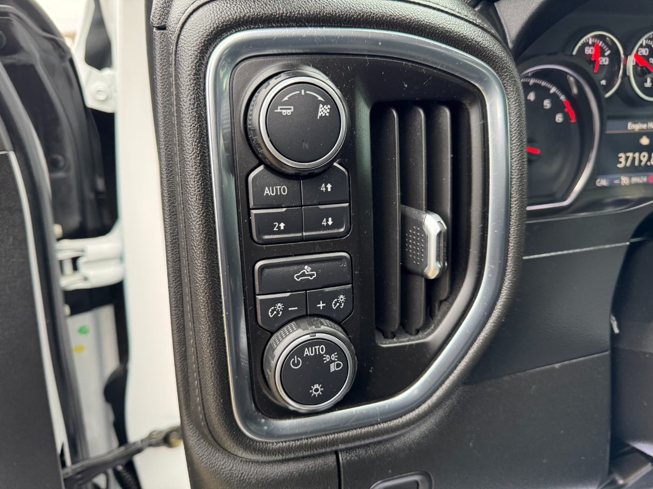 Chevrolet Silverado 1500 4WD Crew Cab 147" LT 2019