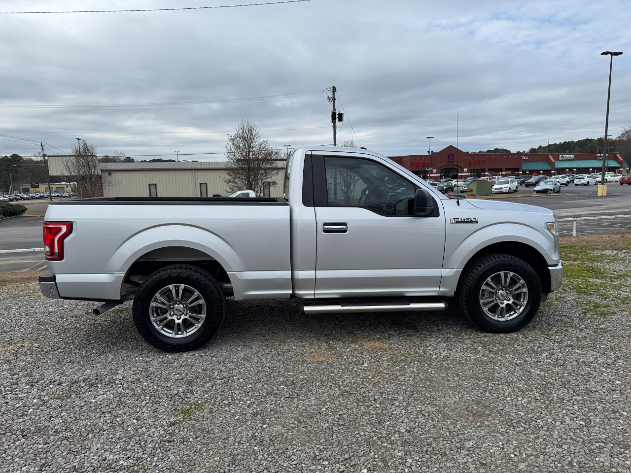 Ford F-150 2WD Reg Cab 141" XLT 2016