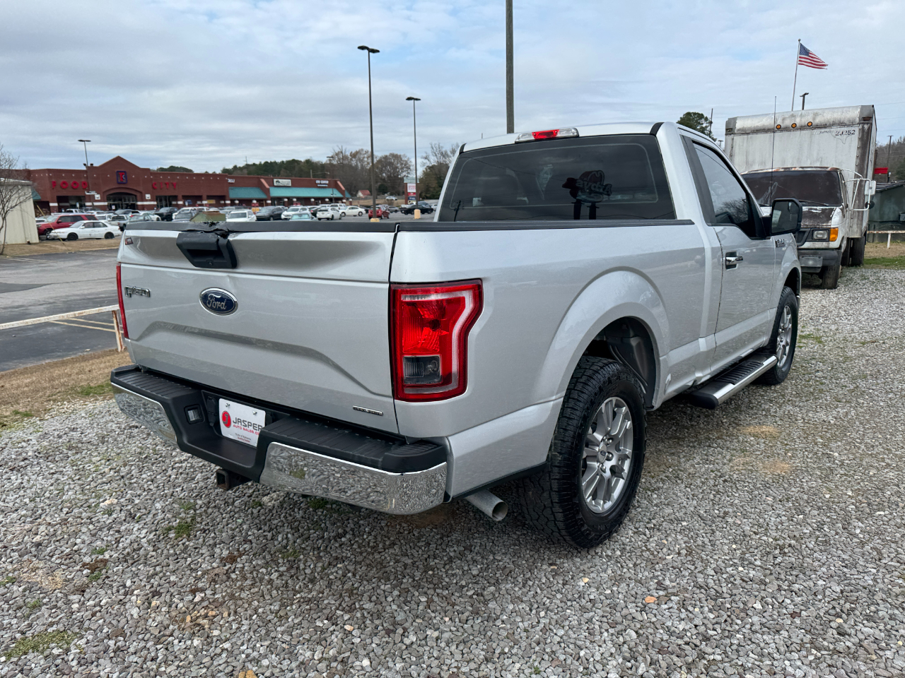 Ford F-150 2WD Reg Cab 141" XLT 2016