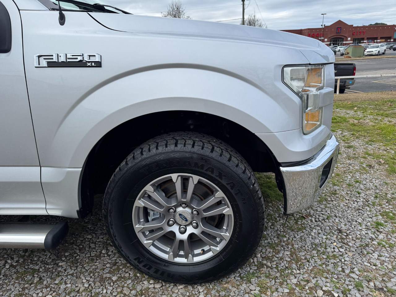 Ford F-150 2WD Reg Cab 141" XLT 2016