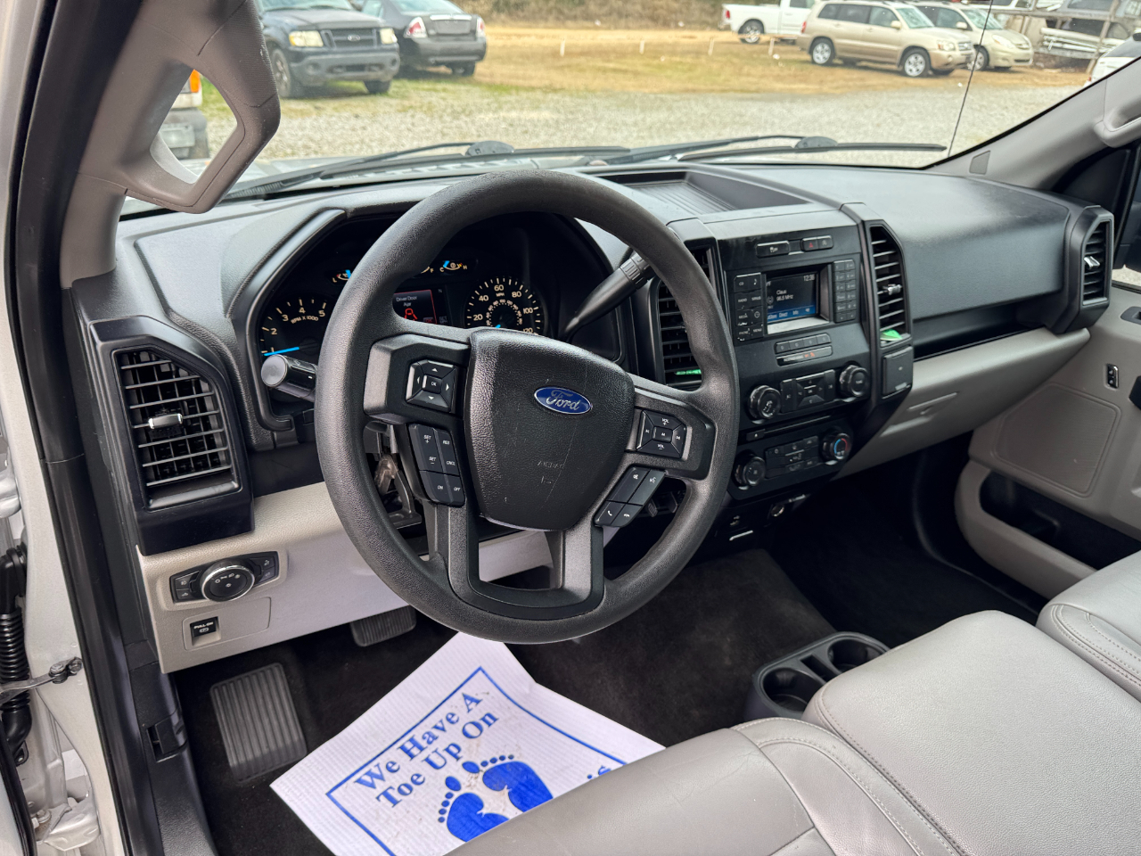 Ford F-150 2WD Reg Cab 141" XLT 2016