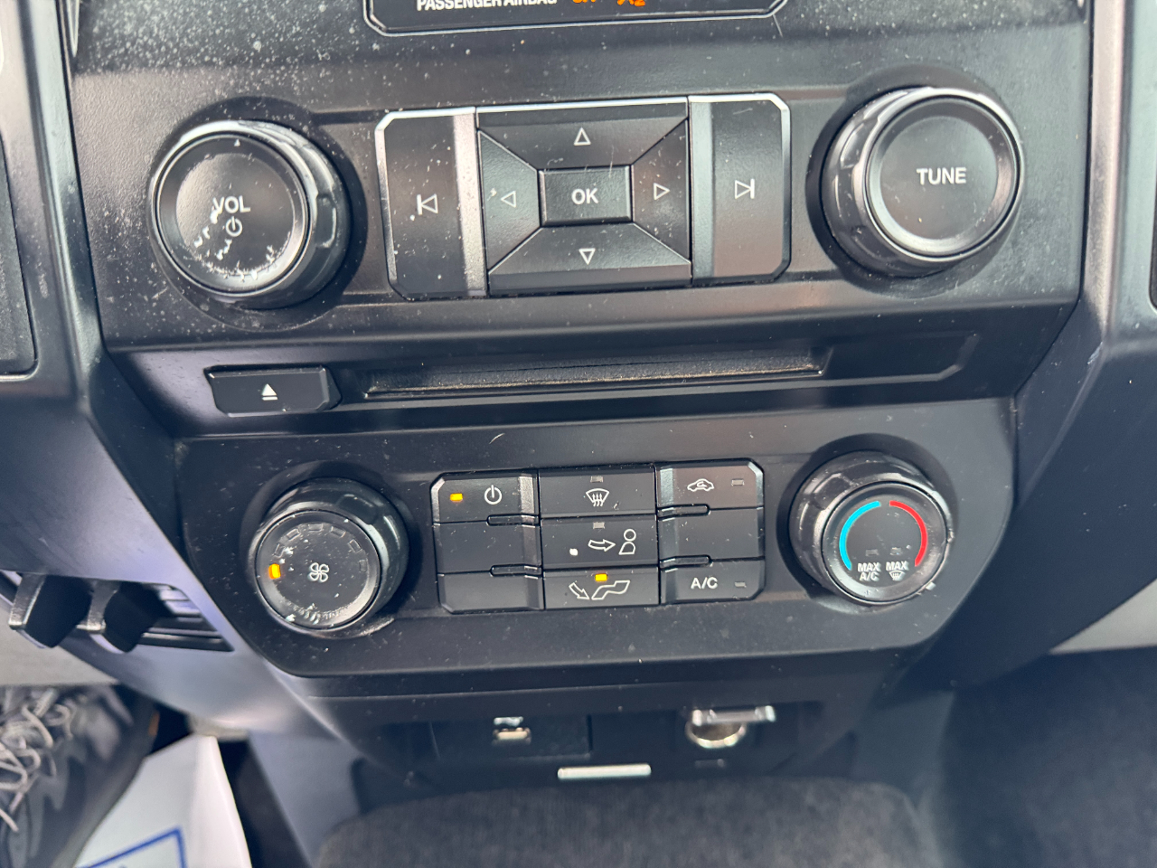 Ford F-150 2WD Reg Cab 141" XLT 2016