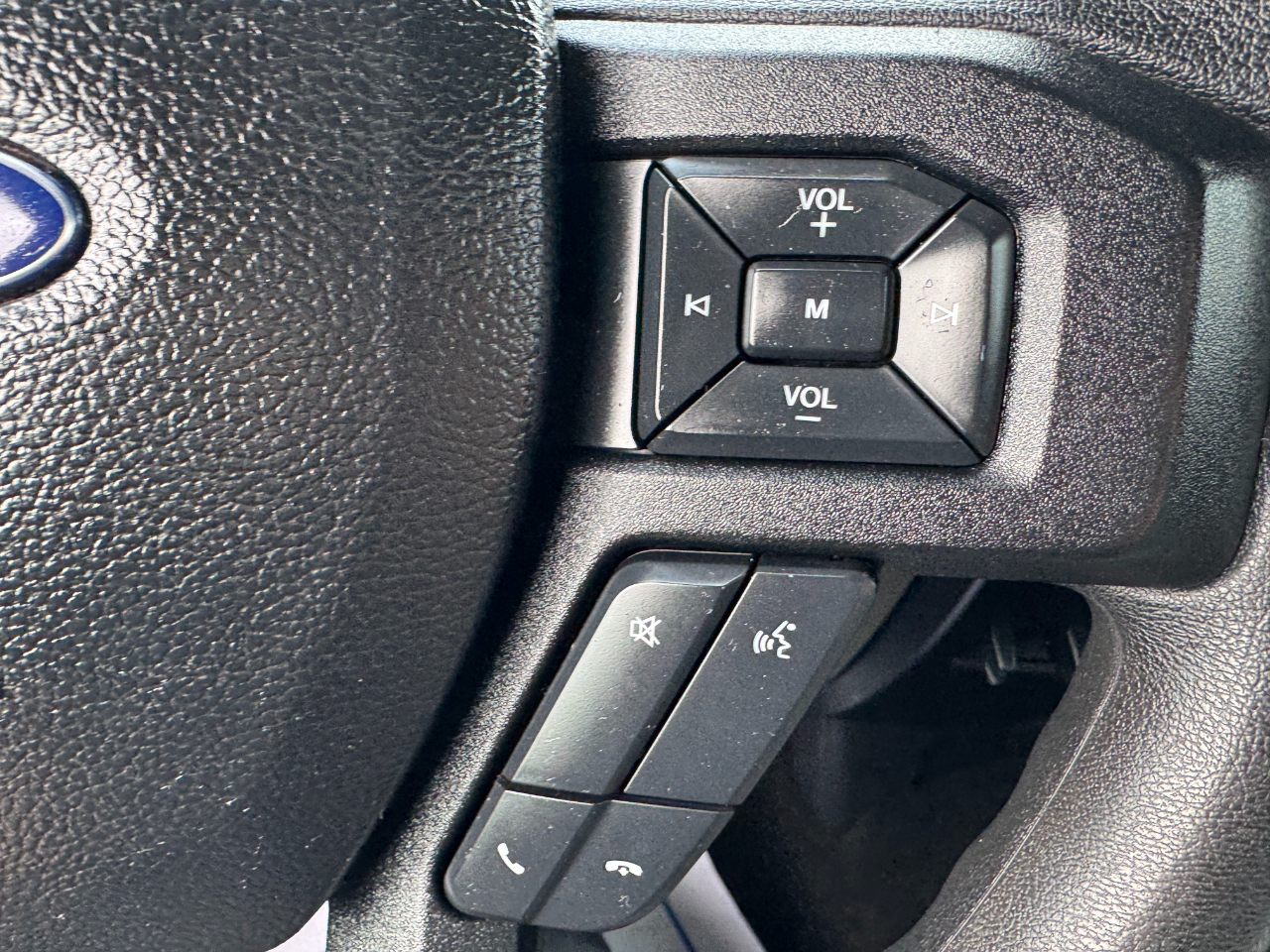 Ford F-150 2WD Reg Cab 141" XLT 2016