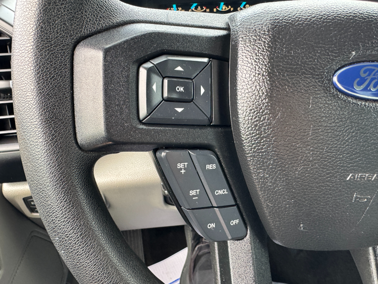 Ford F-150 2WD Reg Cab 141" XLT 2016