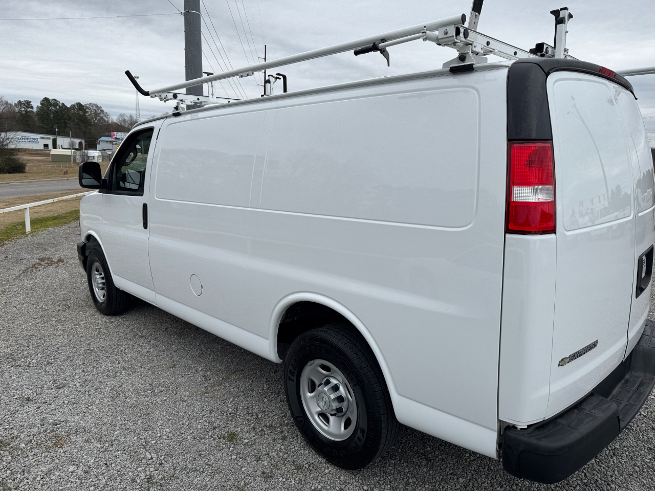 Chevrolet Express Cargo Van RWD 2500 135" 2021