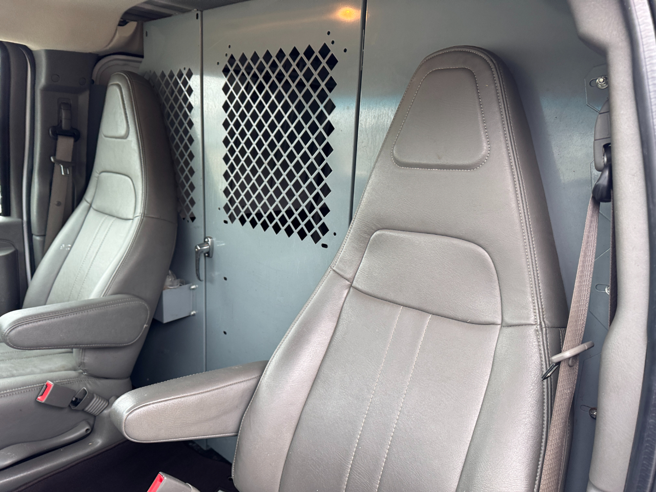 Chevrolet Express Cargo Van RWD 2500 135" 2021