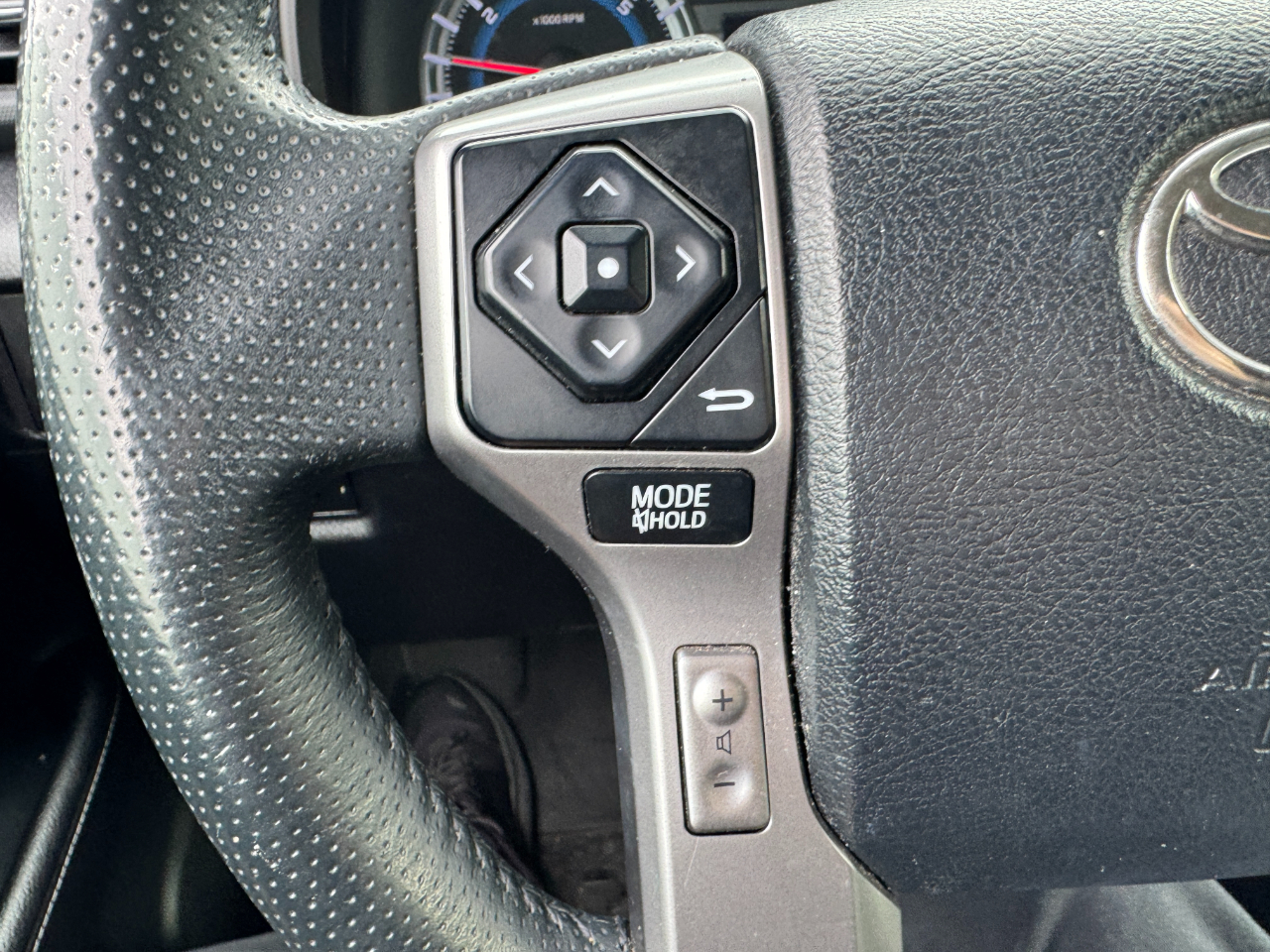 Toyota 4Runner RWD 4dr V6 SR5 Premium (Natl) 2016