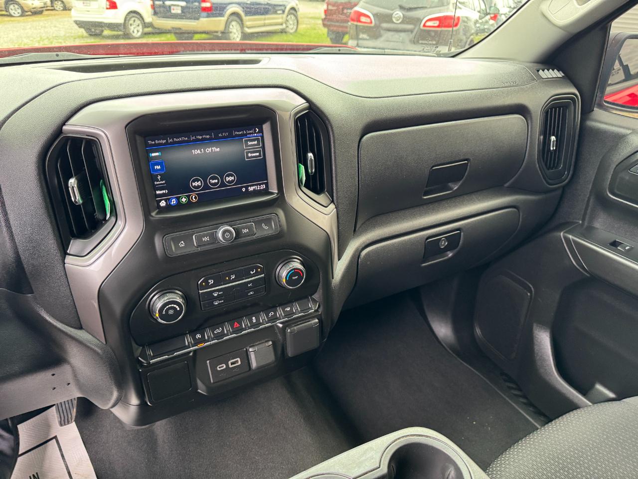 Chevrolet Silverado 1500 2WD Crew Cab 147" Custom 2021