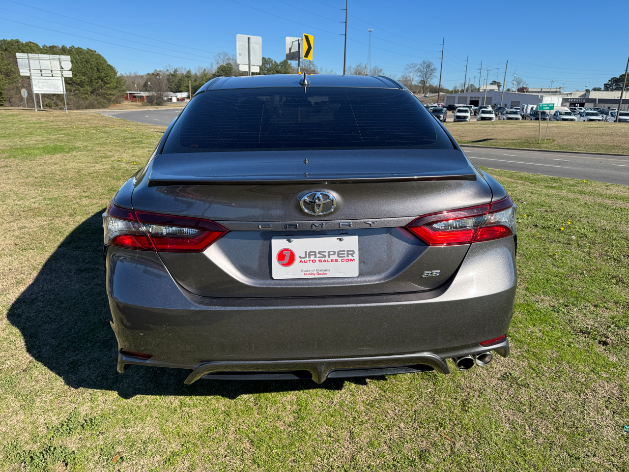 Toyota Camry SE Nightshade Auto (Natl) 2021