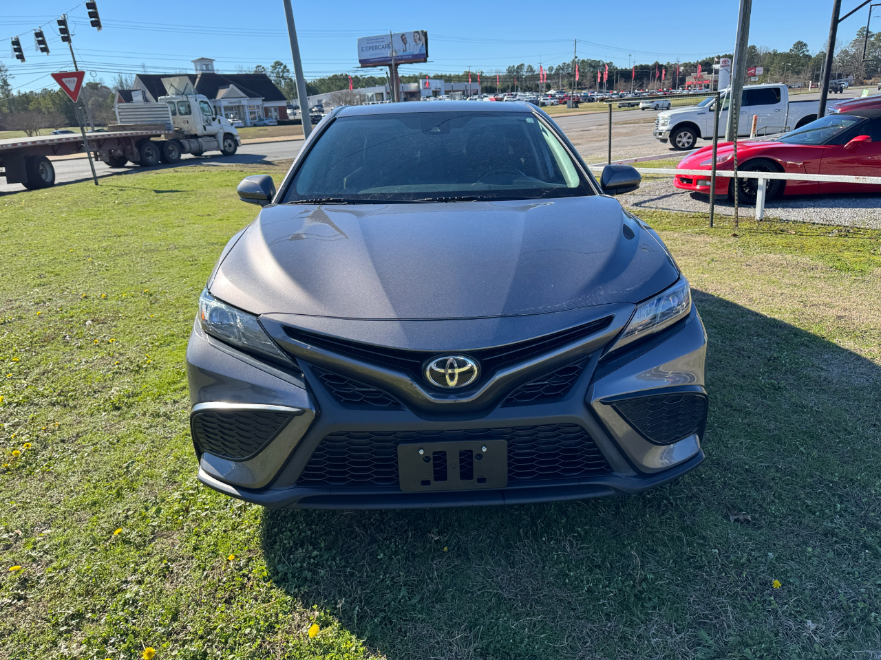 Toyota Camry SE Nightshade Auto (Natl) 2021