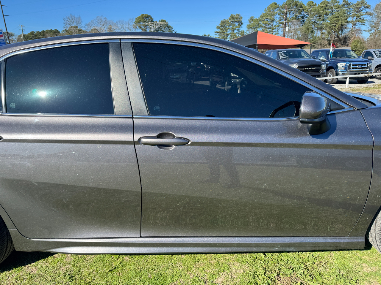 Toyota Camry SE Nightshade Auto (Natl) 2021