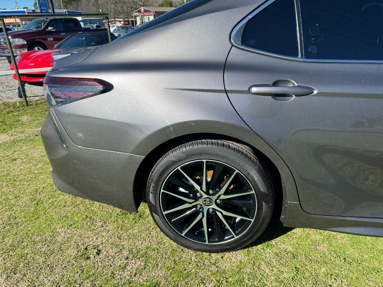 Toyota Camry SE Nightshade Auto (Natl) 2021